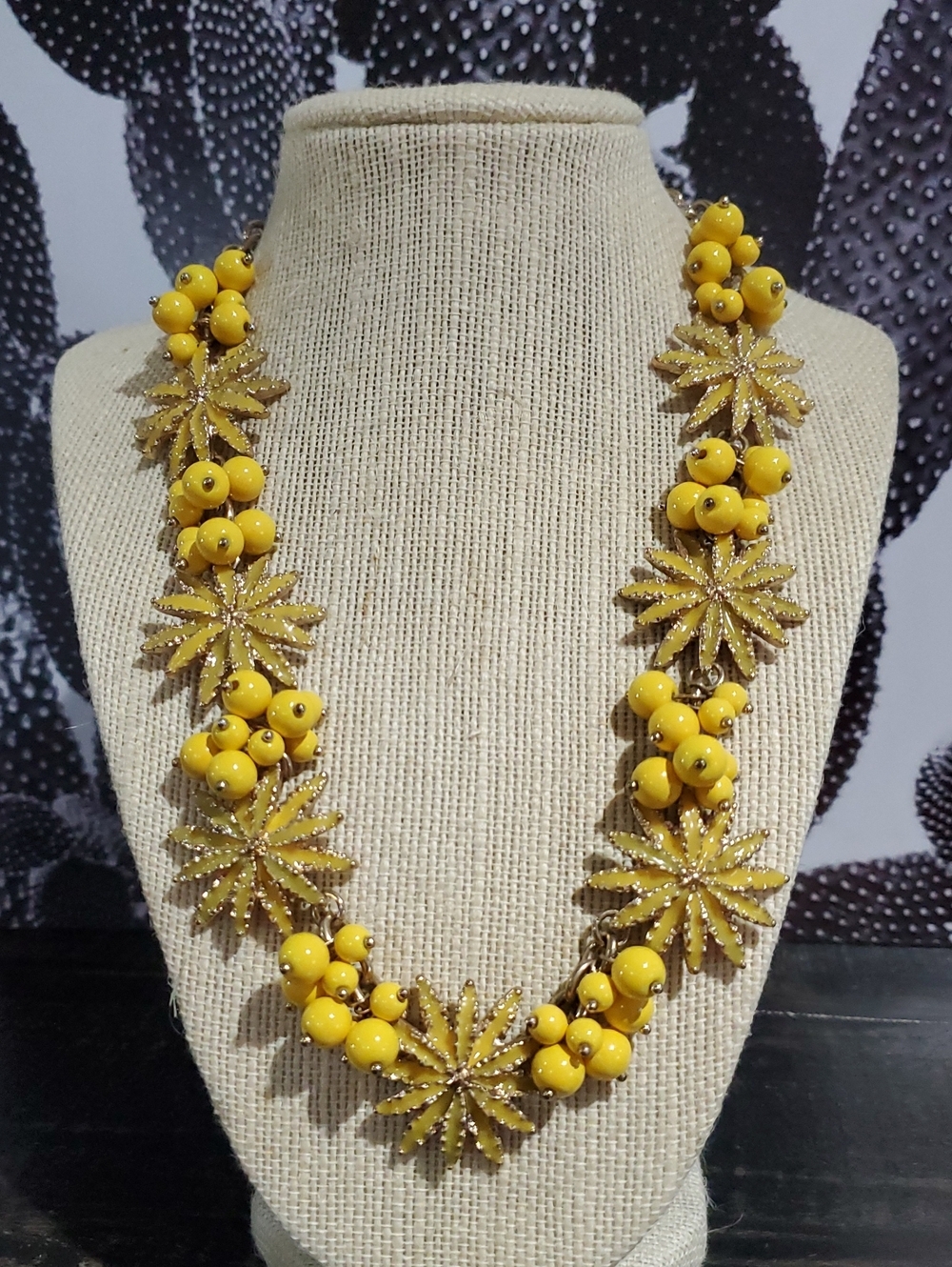 Talbots Bright Yellow Beaded Floral Statement Necklace Career Resort Vacay Femin